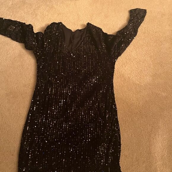 Black Sequins Plus Size Dress - Picture 4 of 6